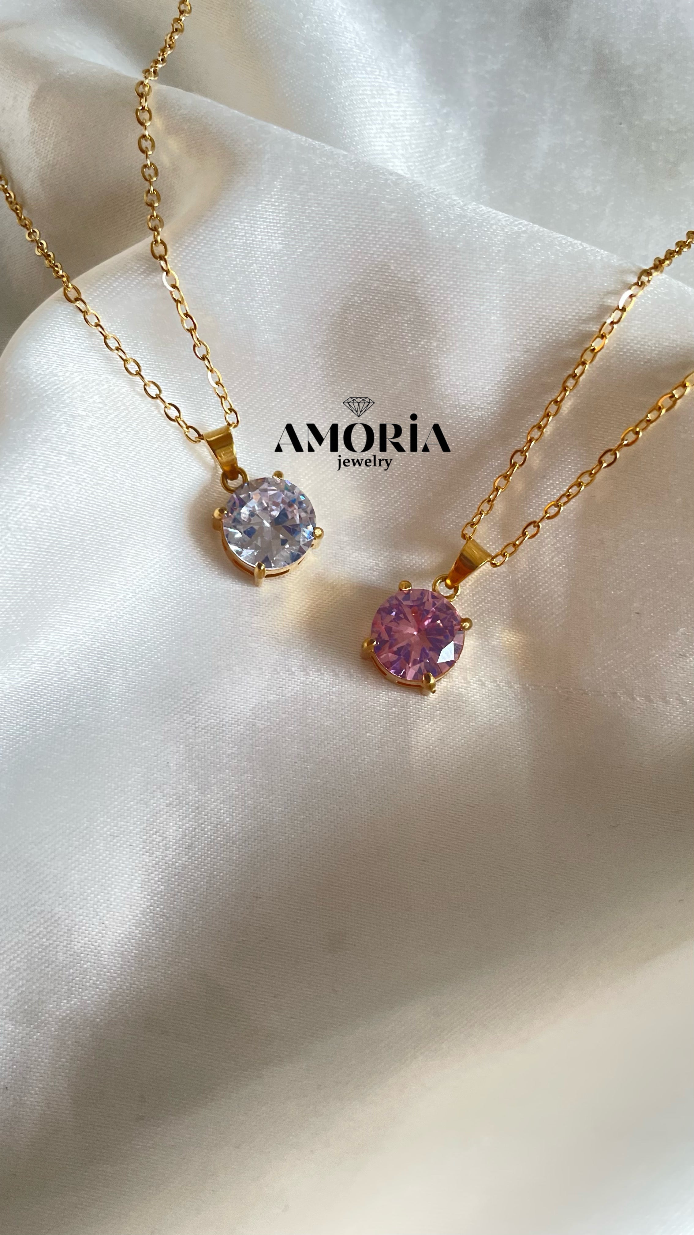 Collier Nola