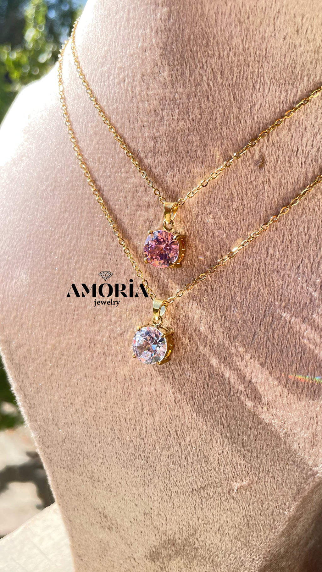 Collier Nola